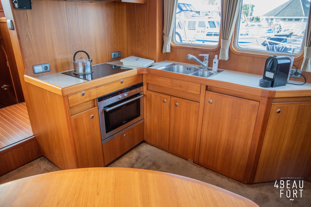 Altena Blue Water Trawler 51 