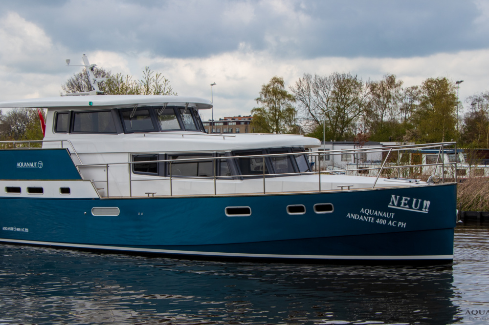 Aquanaut Andante 400 AC Pilothouse