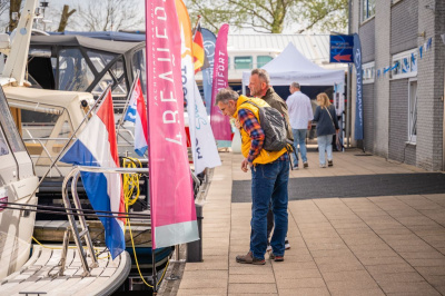 Deine Yacht verkaufen? Motorboot Sneek bietet viel Sichtbarkeit