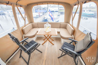 Ultimate freedom on 'a self-sufficient yacht on the water'