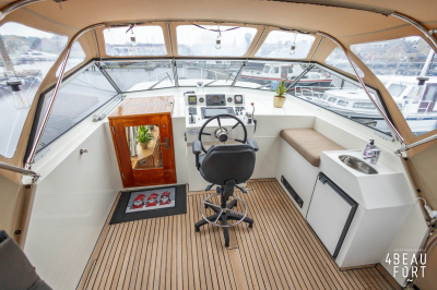 Ultimate freedom on 'a self-sufficient yacht on the water'