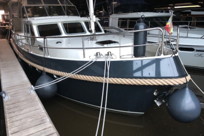 Te huur overdekte ligplaats in Ossenzijl